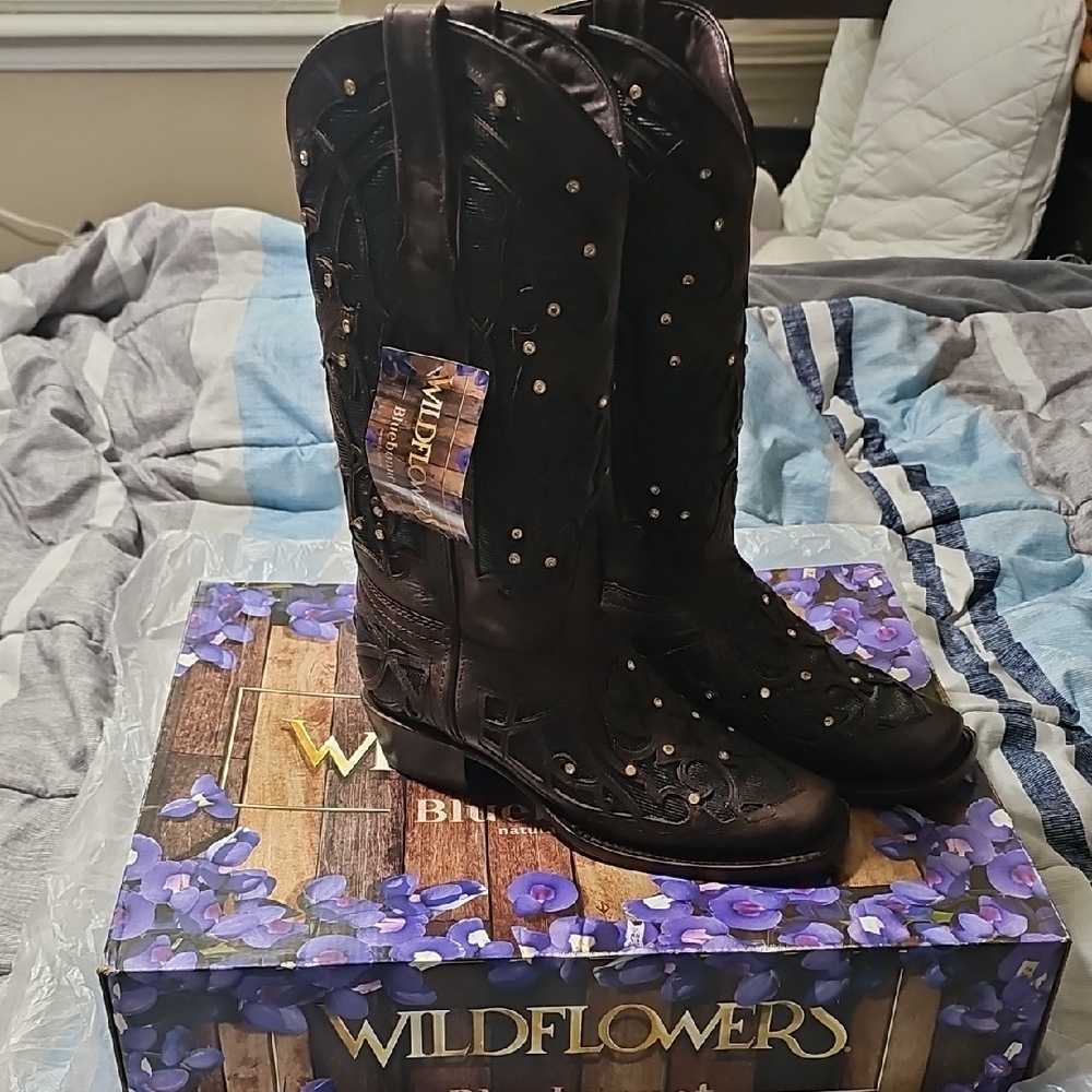 Wildflowers Women's Dark Brown Inlay Rhinestone Cowboy Boots